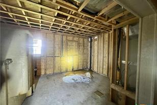 305 E Second St, Cuero, TX 77954 - Photo 5