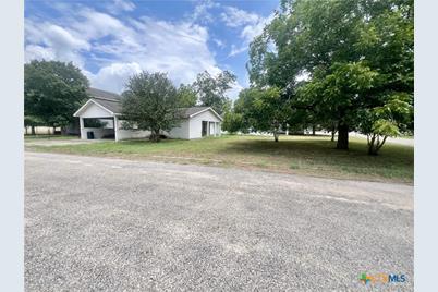 1902 N McLeod Street, Cuero, TX 77954 - Photo 17