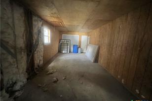 1902 N McLeod St, Cuero, TX 77954 - Photo 7