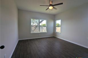 1704 E Ave G, Lampasas, TX 76550 - Photo 13