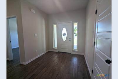 1704 E Avenue G, Lampasas, TX 76550 - Photo 3