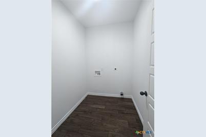 1704 E Avenue G, Lampasas, TX 76550 - Photo 5