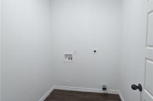 1704 E Ave G, Lampasas, TX 76550 - Photo 5