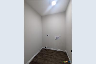 1708 E Ave G, Lampasas, TX 76550 - Photo 7