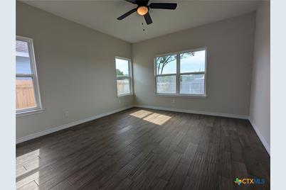 1708 E Ave G, Lampasas, TX 76550 - Photo 15