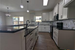 1708 E Ave G, Lampasas, TX 76550 - Photo 9