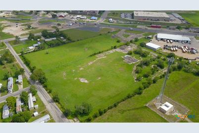 2608 Plainview Street, Victoria, TX 77901 - Photo 9