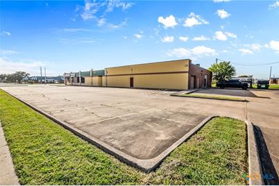 4202 N Navarro Street, Victoria, TX 77901 - Photo 5