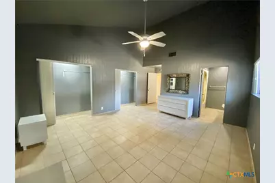 906 Lakeview Trail, Mcqueeney, TX 78123 - Photo 11
