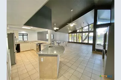 906 Lakeview Trail, Mcqueeney, TX 78123 - Photo 5