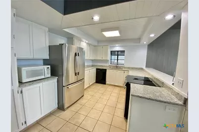 906 Lakeview Trail, Mcqueeney, TX 78123 - Photo 7