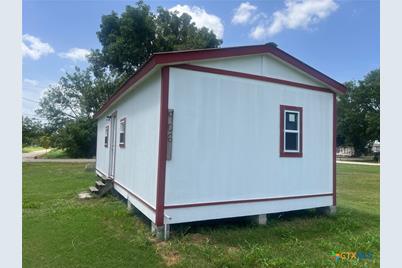 906 4th Street, Edna, TX 77957 - Photo 3