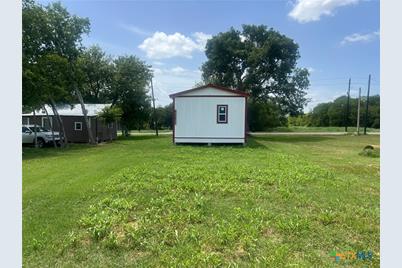 906 4th Street, Edna, TX 77957 - Photo 5