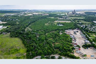 1903 Wald Road, New Braunfels, TX 78132 - Photo 11