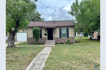 306 Magnolia Avenue, Victoria, TX 77901 - Photo 1