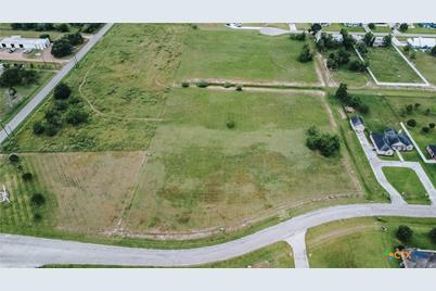 112 Wellspring Boulevard, Victoria, TX 77904 - Photo 3