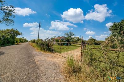 000 County Rd 145, Kenedy, TX 78119 - Photo 17