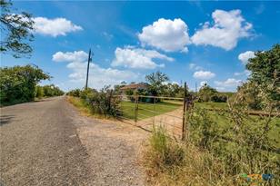 000 County Rd 145, Kenedy, TX 78119 - Photo 17