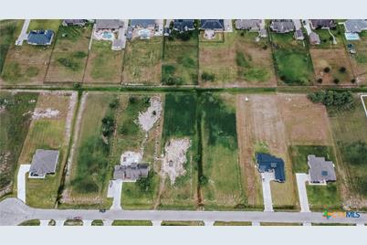 594 Dayspring, Victoria, TX 77904 - Photo 3