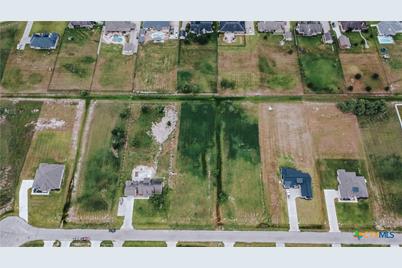 618 Dayspring, Victoria, TX 77904 - Photo 3