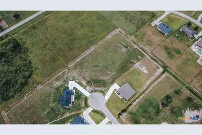 690 Dayspring, Victoria, TX 77904 - Photo 3