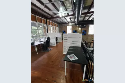 204 S Austin Street, Seguin, TX 78155 - Photo 11