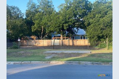 138 Elm Street, Lockhart, TX 78644 - Photo 3