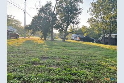 615 E Walnut Street, Seguin, TX 78155 - Photo 7