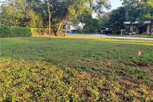 615 E Walnut St, Seguin, TX 78155 - Photo 5