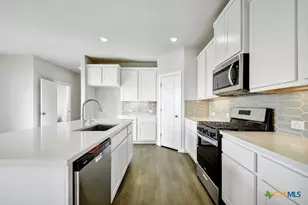 1510 Bluff Path, New Braunfels, TX 78130 - Photo 7