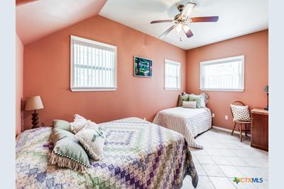 6300 Hickory Forrest Drive, Seguin, TX 78155 - Photo 15