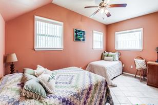 6300 Hickory Forrest Dr, Seguin, TX 78155 - Photo 15