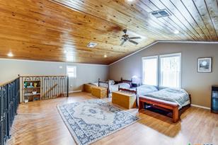 6300 Hickory Forrest Dr, Seguin, TX 78155 - Photo 11