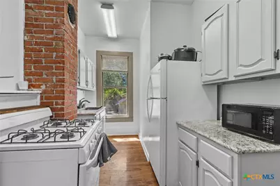 527 W San Antonio Street, San Marcos, TX 78666 - Photo 35