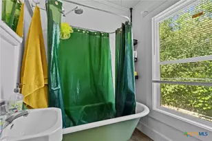 527 W San Antonio St, San Marcos, TX 78666 - Photo 17