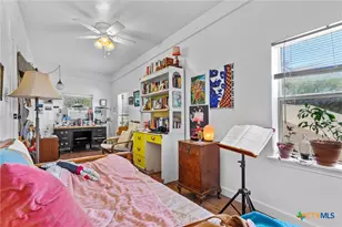 527 W San Antonio St, San Marcos, TX 78666 - Photo 41