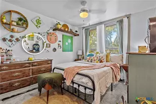 527 W San Antonio St, San Marcos, TX 78666 - Photo 13