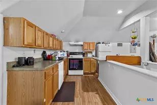 527 W San Antonio St, San Marcos, TX 78666 - Photo 29