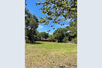 505 E 4th Street, Cameron, TX 76520 - Photo 1