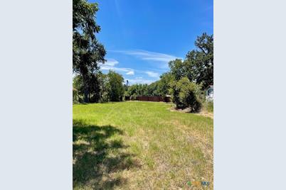 505 E 4th Street, Cameron, TX 76520 - Photo 3