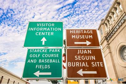 112 E Court Street, Seguin, TX 78155 - Photo 11