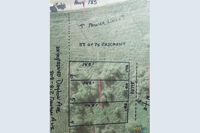 808-812 W Dayton Avenue, Seadrift, TX 77983 - Photo 1