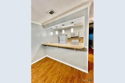 409 Versailles Street, Victoria, TX 77904 - Photo 9