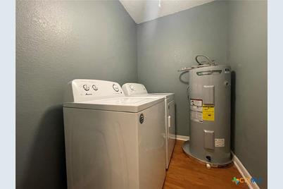 409 Versailles Street, Victoria, TX 77904 - Photo 17