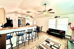 101 N 13th St, Seadrift, TX 77983 - Photo 15