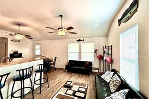 101 N 13th St, Seadrift, TX 77983 - Photo 23