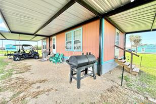 101 N 13th St, Seadrift, TX 77983 - Photo 5