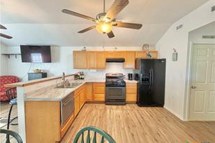 101 N 13th St, Seadrift, TX 77983 - Photo 3