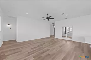 7915 Autumnwood Ln, Temple, TX 76502 - Photo 11