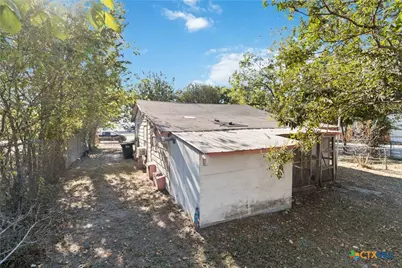 1113 N Old Highway 81, Kyle, TX 78640 - Photo 17